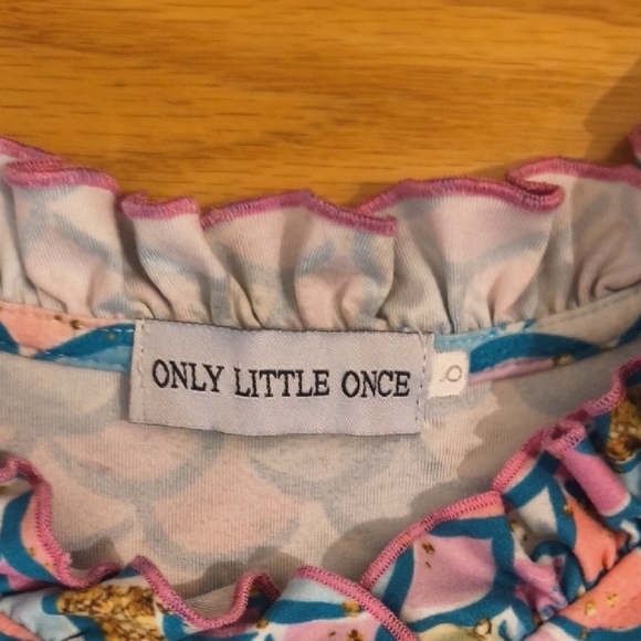 Only Little Once Ruffled Bathrobe, Size 8/9 EUC - Picture 2 of 6